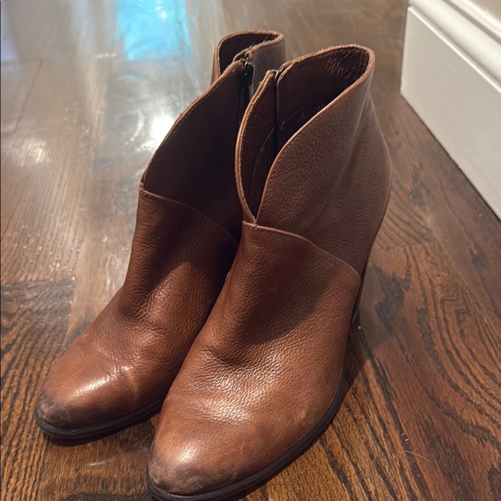 Vince Camuto Brown Ankle Boots Classic Leather Design
